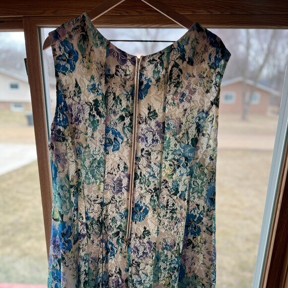 Floral Plus Size Dress - Picture 2 of 4